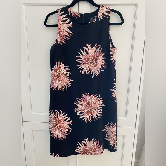 Ann Taylor Factory Dresses & Skirts - Like new Anne Taylor shift dress
